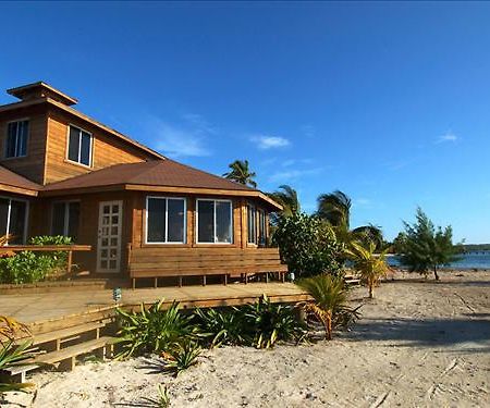 Laguna Beach Resort Утила Екстериор снимка
