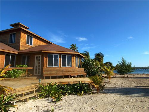 Laguna Beach Resort Утила Екстериор снимка